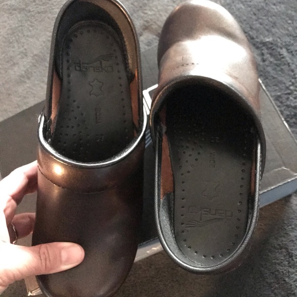 Dansko Wide Pro Cabrio Clogs Hickory 37 - Picture 6 of 7